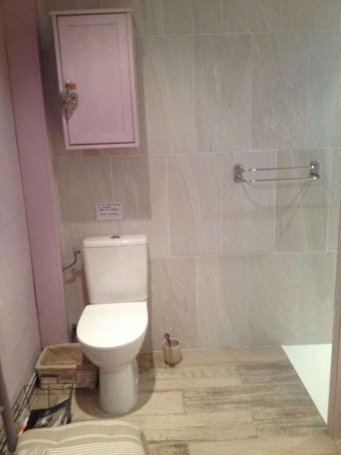 Soleil Lotus Daire Saint-Hilaire-de-Brethmas Dış mekan fotoğraf