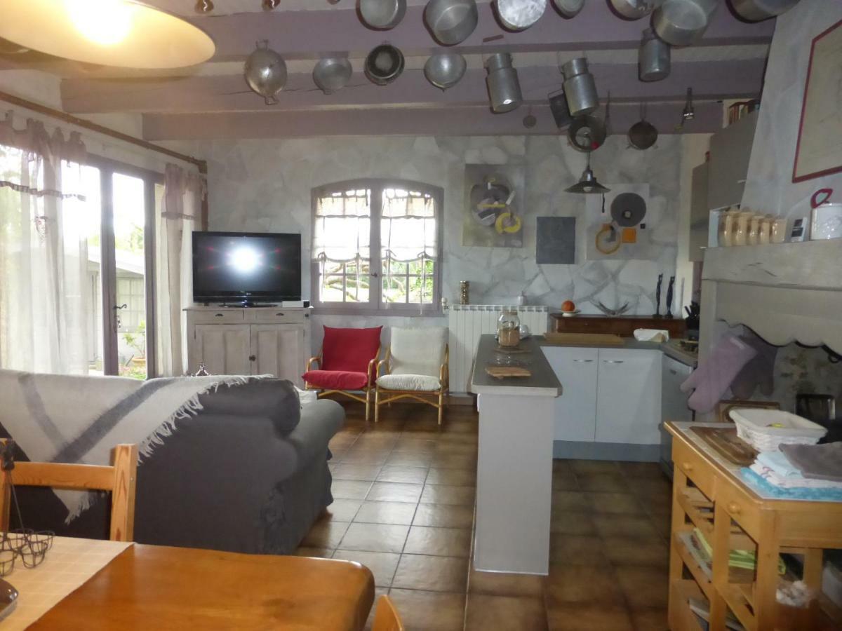 Soleil Lotus Daire Saint-Hilaire-de-Brethmas Dış mekan fotoğraf